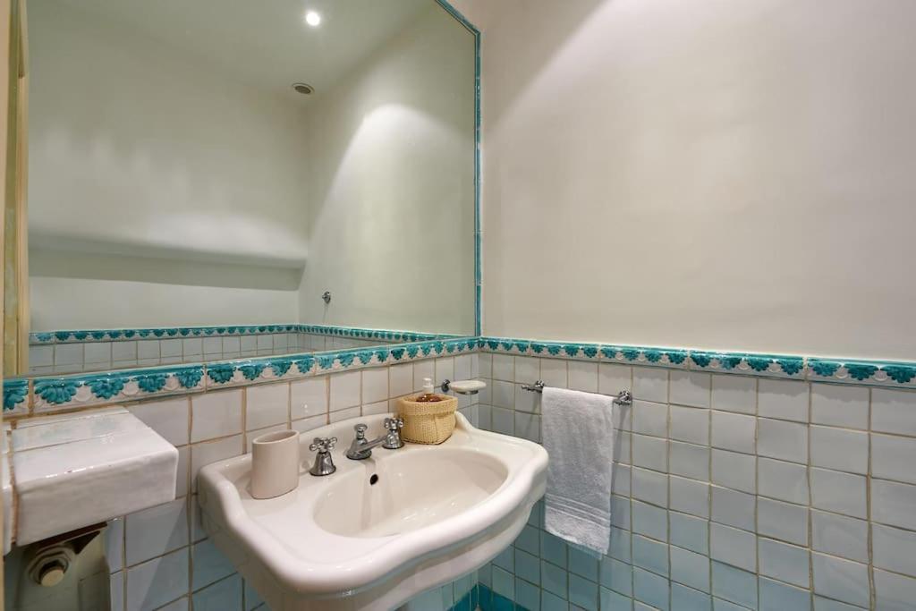 Irex - Cavour Private Apartment Rzym Zewnętrze zdjęcie
