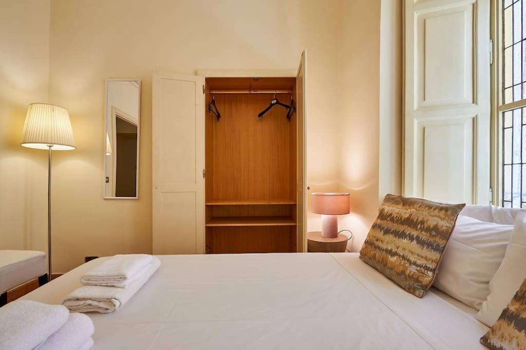 Irex - Cavour Private Apartment Rzym Zewnętrze zdjęcie